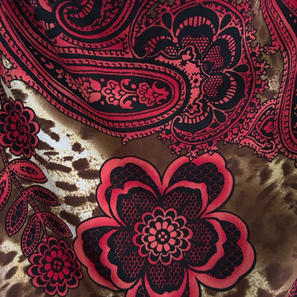 Dots size large print camisole top with built in bra. Size L but no size tag. - Picture 6 of 6